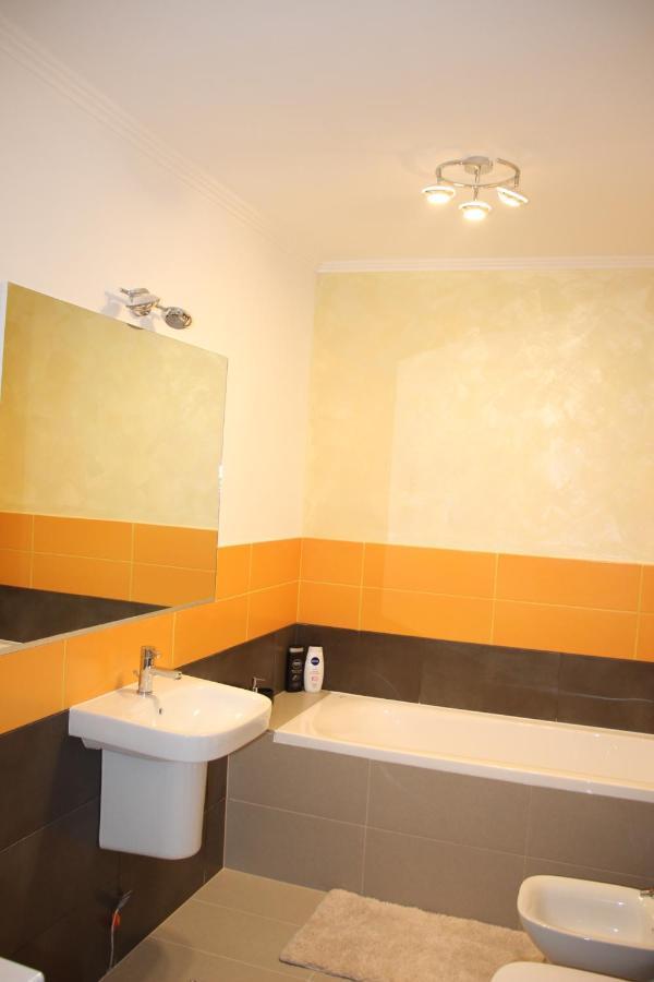 Lowcost Tryp Appartamento Gran Varadino Esterno foto